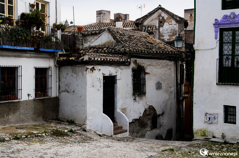 Hiszpania, Granada. Ciemna strona miasta... - foto: wnieznane.pl