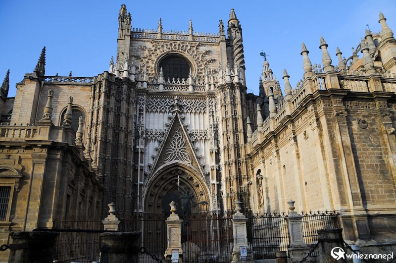 Hiszpania. Imponująca katedra w Sevilli. - foto: wnieznane.pl