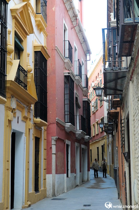 Hiszpania. Na starym mieście w Sevilli. - foto: wnieznane.pl