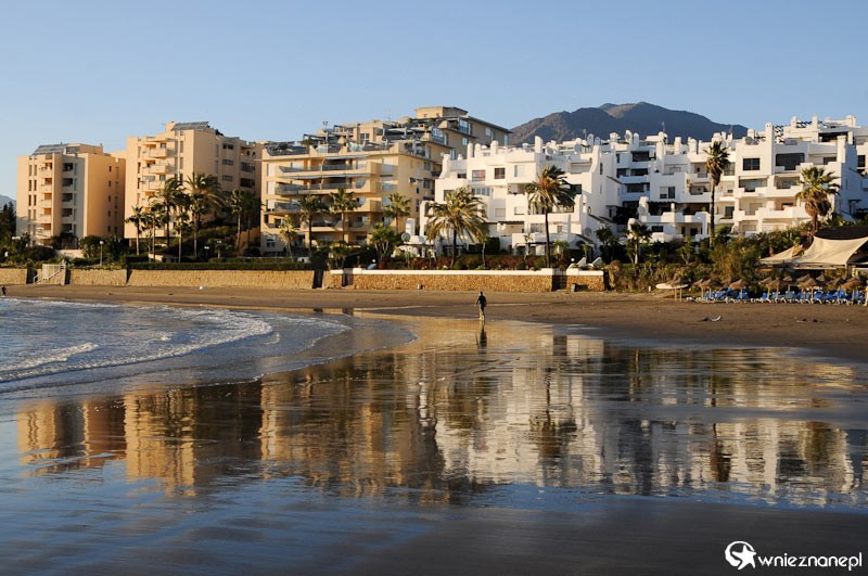 Costa del Sol, Estepona. Świat odbity w morzu... - foto: wnieznane.pl