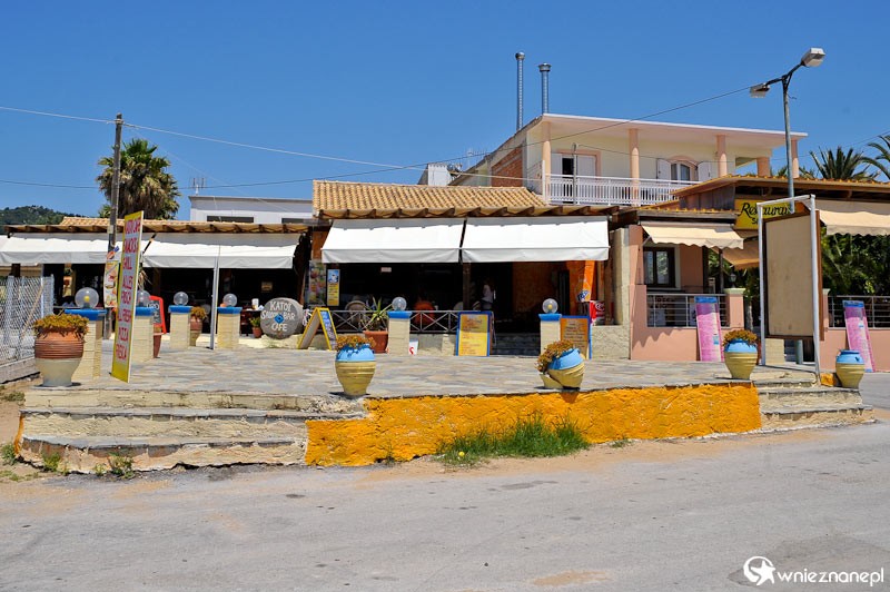 Grecka wyspa Korfu. Miejscowość Agios Stefanos na zachodnim brzegu wyspy.  - foto: wnieznane.pl