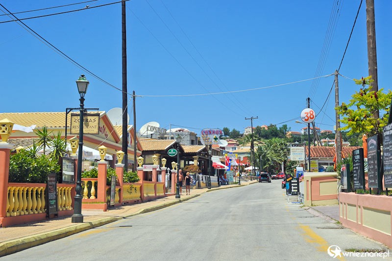 Grecka wyspa Korfu. Miejscowość Agios Stefanos na zachodnim brzegu wyspy. - foto: wnieznane.pl Grecka wyspa Korfu. Miejscowość Agios Stefanos na zachodnim brzegu wyspy. - foto: wnieznane.pl