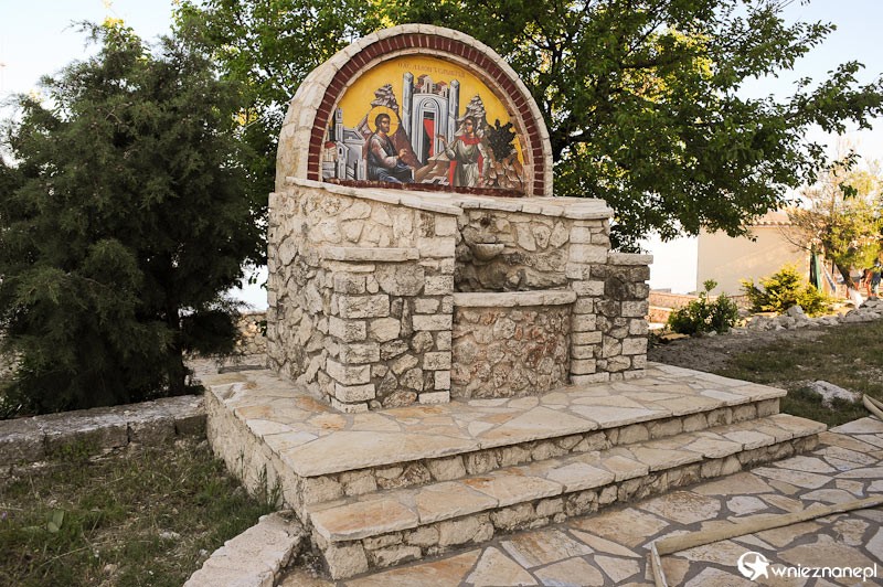 Grecka wyspa Korfu. Na terenie monastyru na wierzchołku najwyższego szczytu wyspy, Pantokratora.   - foto: wnieznane.pl