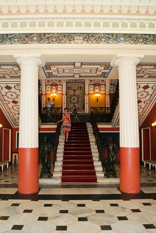 Grecka wyspa Korfu. Wnętrze pałacu Achillion niedaleko Gastouri.  - foto: Bodzis