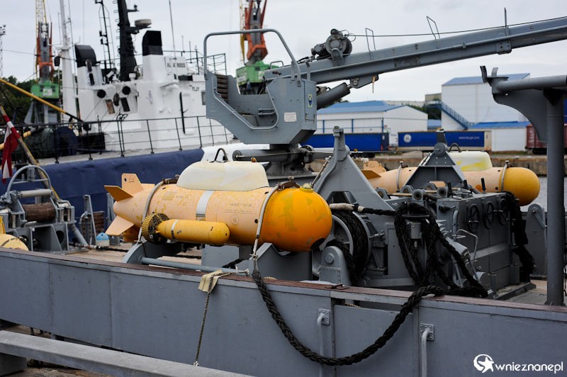 Lipawa. Okręty wojskowe cumujące w porcie. - foto: wnieznane.pl