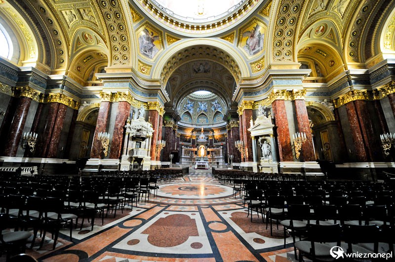 Budapeszt. Przepiękne wnętrze Bazyliki św. Stefana.   - foto: wnieznane.pl