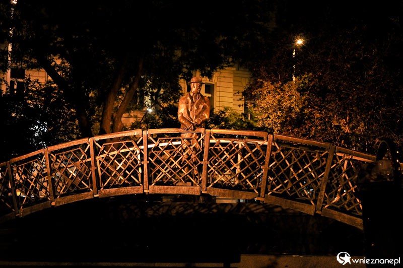 Budapeszt. Ciekawy pomnik na Placu Vertanuk. - foto: wnieznane.pl