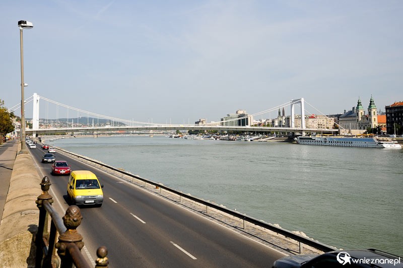 Budapeszt. Most Elżbiety nad Dunajem. - foto: wnieznane.pl