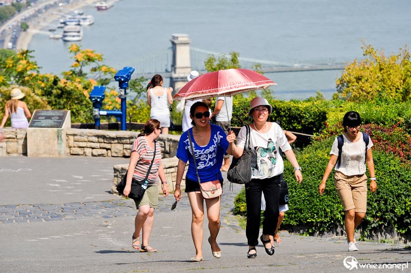 Budapeszt. Upalny letni dzień na Wzgórzu Gellerta. - foto: wnieznane.pl