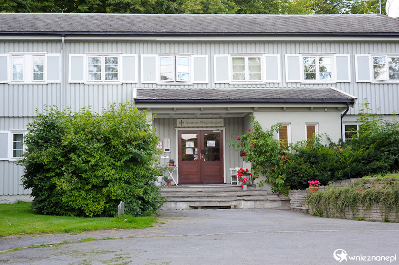 Trondheim. Tuż obok katedry Nidaros. - foto: wnieznane.pl Trondheim. Tuż obok katedry Nidaros. - foto: wnieznane.pl