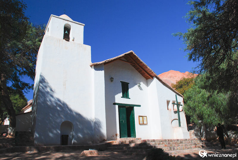 Argentyna. Purmamarca. Miejscowy kościółek. - foto: wnieznane.pl