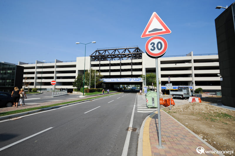 Wenecja. Wjazd na parking Tronchetto. - foto: wnieznane.pl