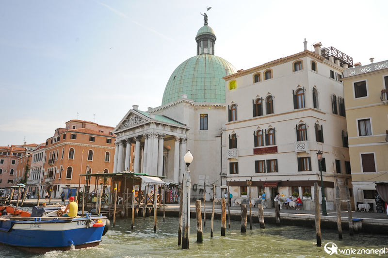 Wenecja. Kościół San Simeon Piccolo, znajdujący się przy Canal Grande. - foto: wnieznane.pl