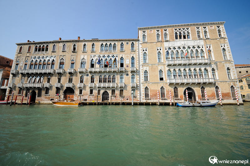 Wenecja. Wzdłuż Canal Grande. - foto: wnieznane.pl