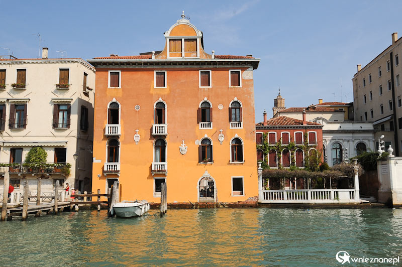 Wenecja. Wzdłuż Canal Grande. - foto: wnieznane.pl