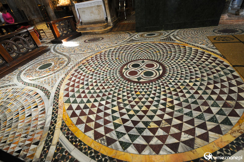 Wenecja. Fantastyczna mozaikowa podłoga w Bazylice św. Marka przy Piazza San Marco.   - foto: wnieznane.pl