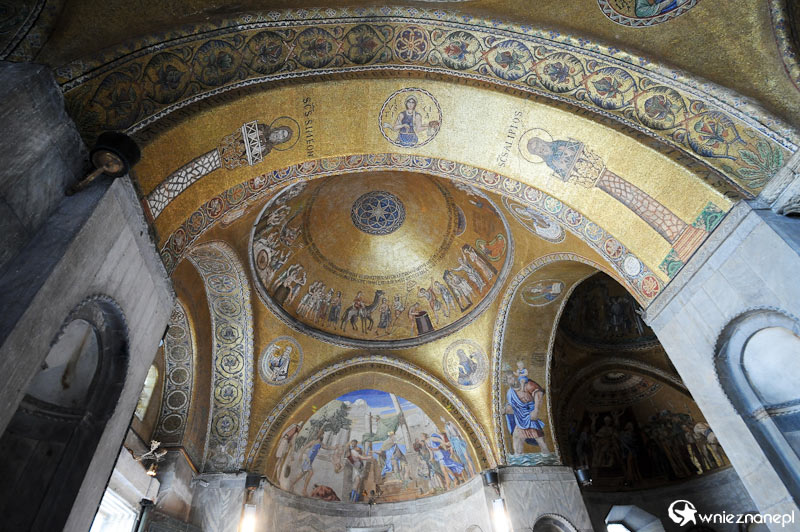 Wenecja. Pięknie zdobione wnętrze Bazyliki św. Marka przy Piazza San Marco. - foto: wnieznane.pl