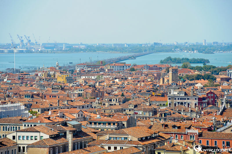 Wenecja. Fantastyczna panorama miasta widziana z Campanile di San Marco. - foto: wnieznane.pl