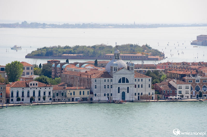Wenecja. Wyspa La Giudecca widziana z Campanile di San Marco. - foto: wnieznane.pl