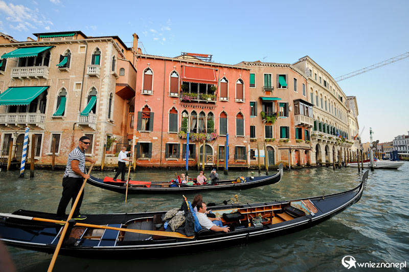 Wenecja. Gondole na Canal Grande.  - foto: wnieznane.pl