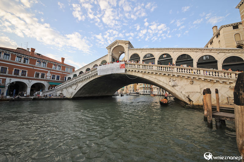 Wenecja. Imponujący Ponte Rialto.  - foto: wnieznane.pl