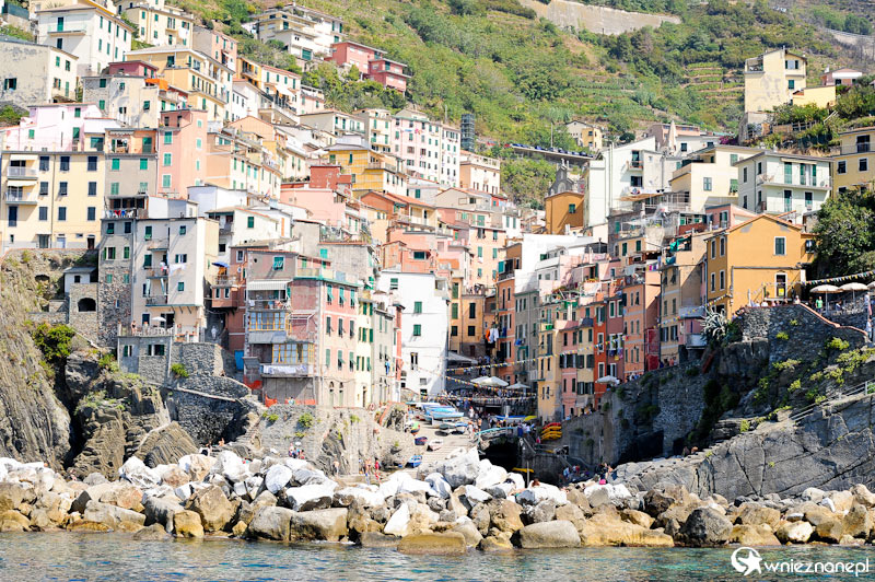 Cinque Terre. Piękna miejscowość Riomaggiore. - foto: wnieznane.pl
