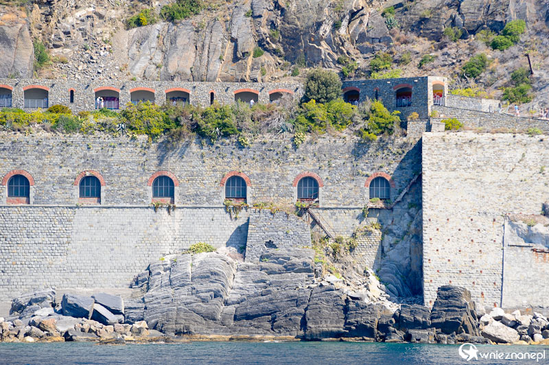 Cinque Terre. Skaliste wybrzeże Morza Śródziemnego. - foto: wnieznane.pl