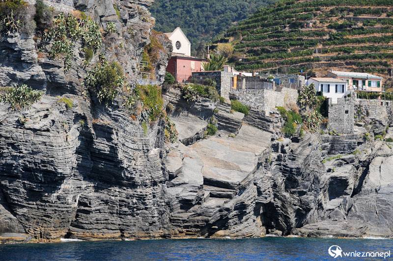 Cinque Terre. Skaliste wybrzeże Morza Śródziemnego.   - foto: wnieznane.pl