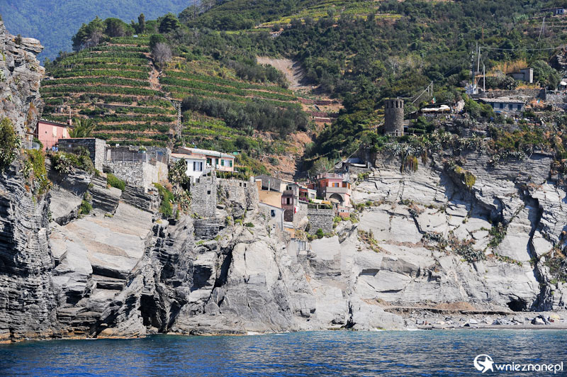Cinque Terre. Skaliste wybrzeże Morza Śródziemnego.   - foto: wnieznane.pl