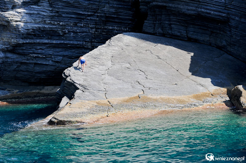 Cinque Terre. Skaliste wybrzeże Morza Śródziemnego.   - foto: wnieznane.pl