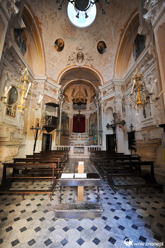 Cinque Terre. Kościół w Monterosso.   - foto: wnieznane.pl