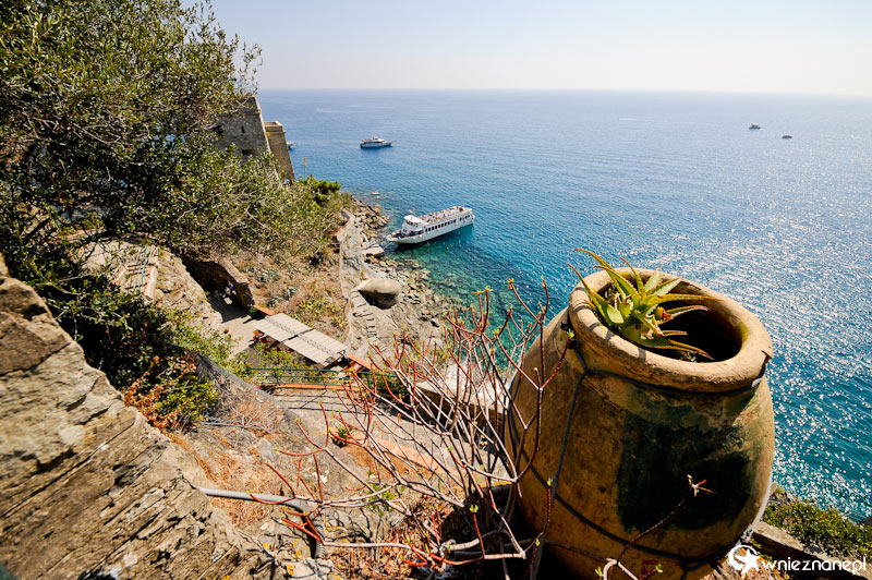 Cinque Terre. Widok na Morze Śródziemne z góry. - foto: wnieznane.pl