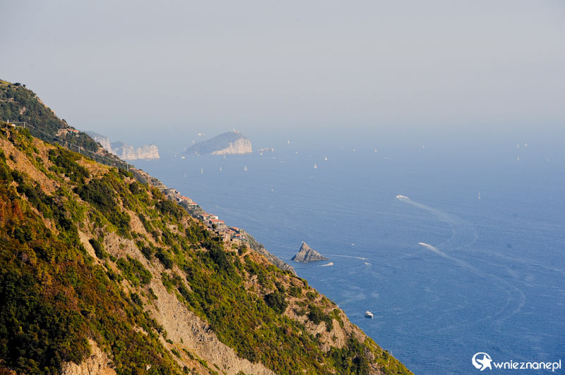 Wybrzeże Morza Śródziemnego niedaleko Riomaggiore. - foto: wnieznane.pl