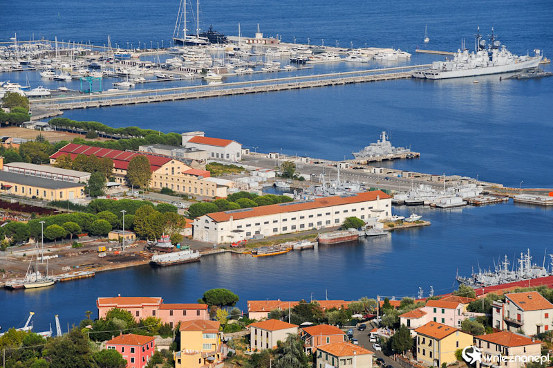 Miasto La Spezia widziane z góry.  - foto: wnieznane.pl