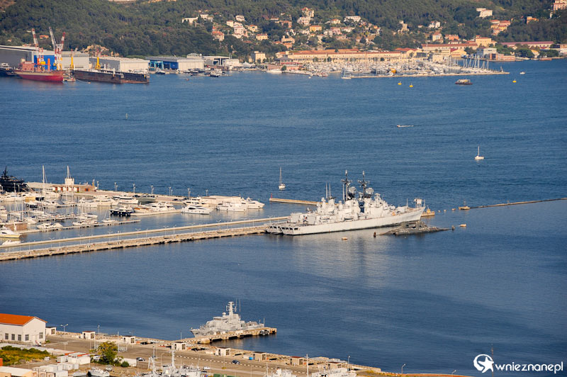 Miasto La Spezia widziane z góry.  - foto: wnieznane.pl