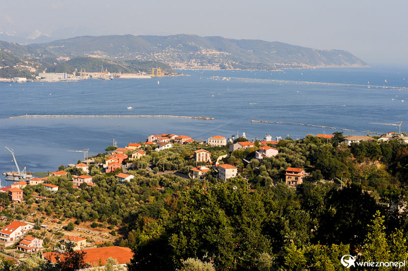 Miasto La Spezia widziane z góry.  - foto: wnieznane.pl