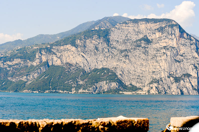 Nad Jeziorem Garda (Lago di Garda).  - foto: wnieznane.pl