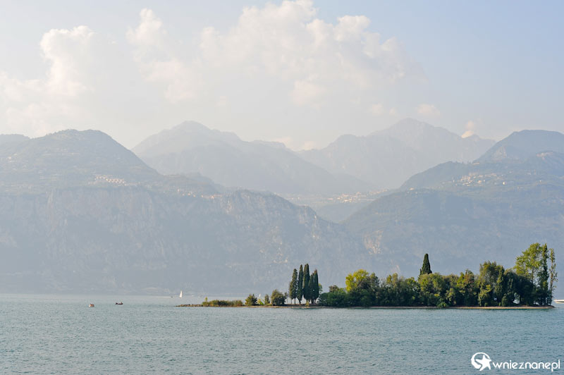 Nad Jeziorem Garda (Lago di Garda).   - foto: wnieznane.pl