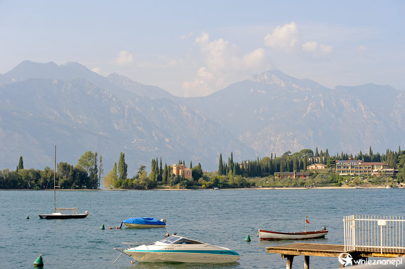 Nad Jeziorem Garda (Lago di Garda).   - foto: wnieznane.pl