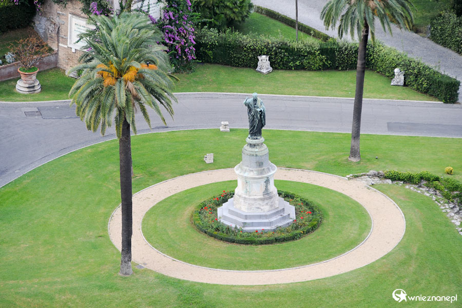 Watykan. Fragment ogrodów watykańskich. - foto: wnieznane.pl