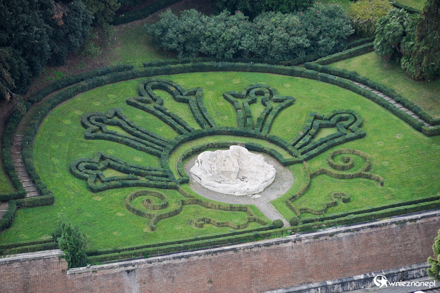 Watykan. Fragment ogrodów watykańskich. - foto: wnieznane.pl