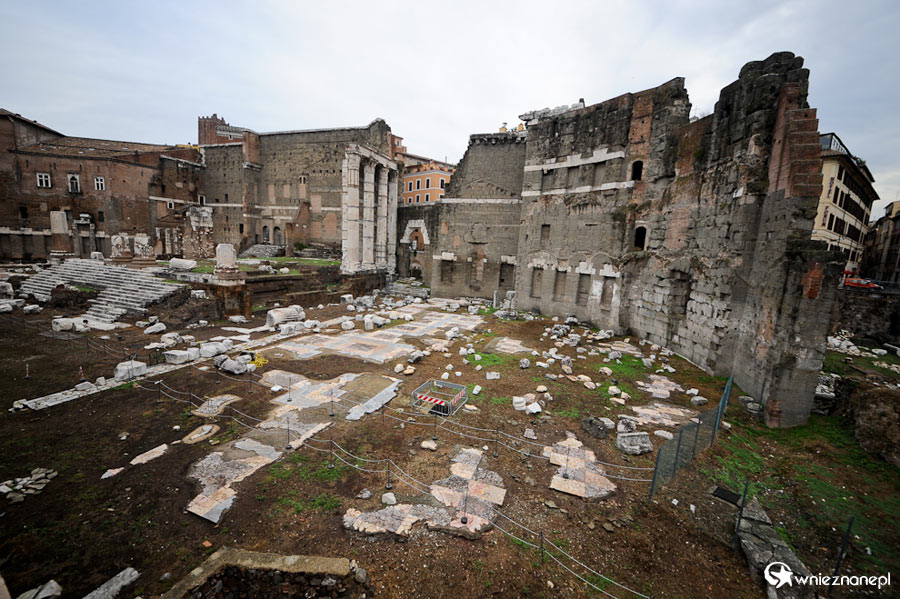 Rzym. Pozostałości po Forum Augusta.  - foto: wnieznane.pl