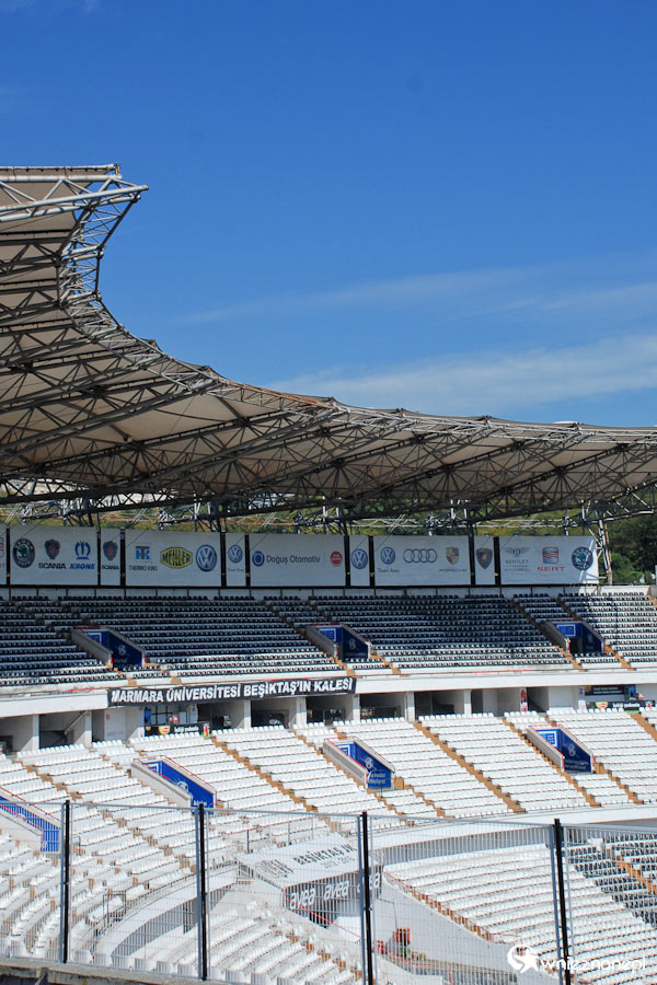 Stambuł. Trybuny stadionu Ä°nönü. - foto: wnieznane.pl