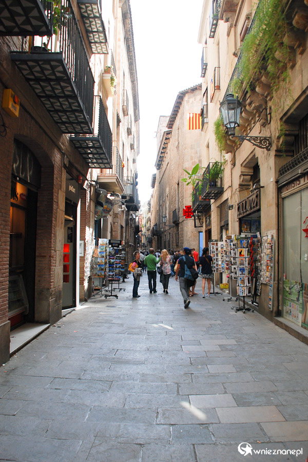 Barcelona. W zaułkach Starego Miasta. - foto: wnieznane.pl