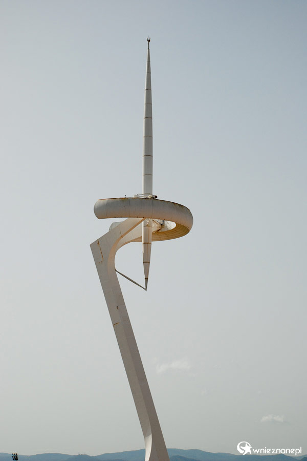 Barcelona. Okazała antena w wiosce olimpijskiej. - foto: wnieznane.pl