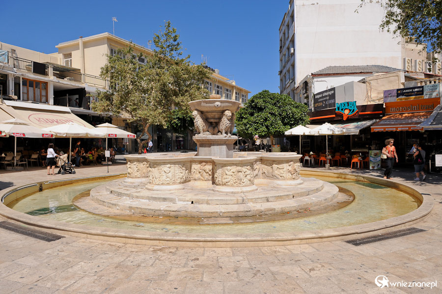Wyspa Kreta. Fontanna Morozini w Heraklionie. - foto: wnieznane.pl