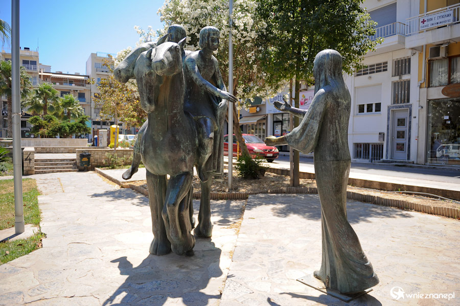 Wyspa Kreta. Pomnik w Heraklionie. - foto: wnieznane.pl