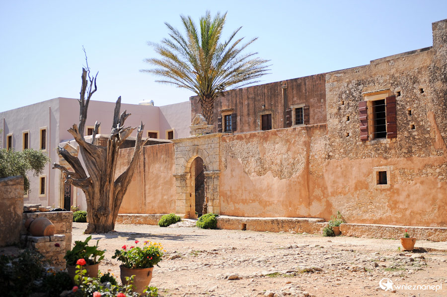 Wyspa Kreta. Na terenie klasztoru Moni Arkadiu. - foto: wnieznane.pl Wyspa Kreta. Na terenie klasztoru Moni Arkadiu. - foto: wnieznane.pl