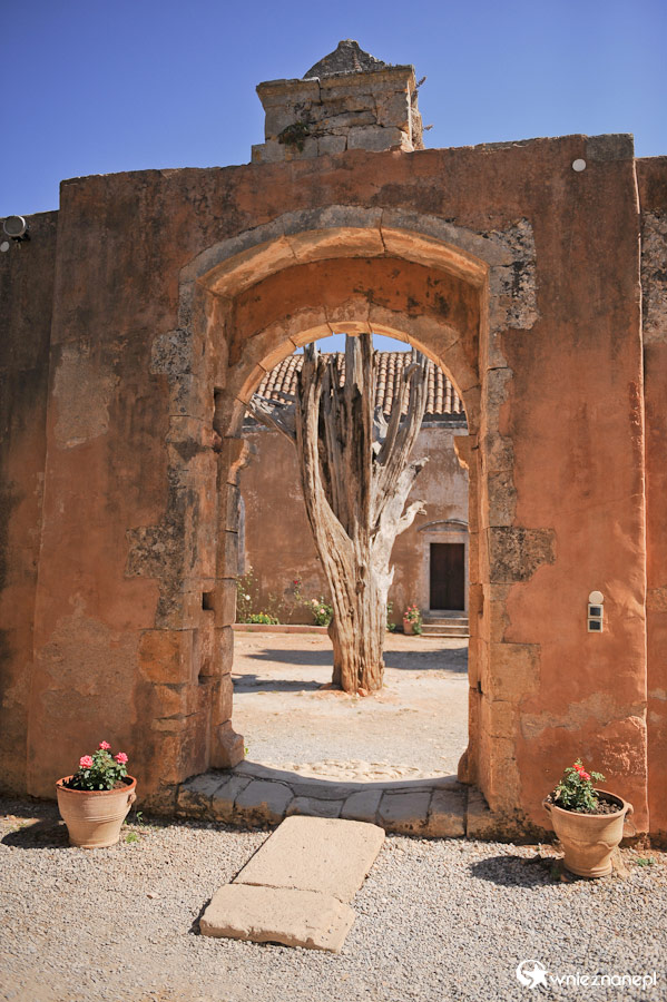 Wyspa Kreta. Na terenie klasztoru Moni Arkadiu. - foto: wnieznane.pl Wyspa Kreta. Na terenie klasztoru Moni Arkadiu. - foto: wnieznane.pl