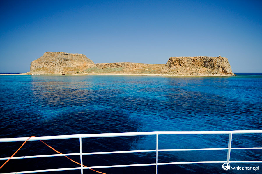 Wyspa Kreta. Nasz statek dopływa do Gramvousy. - foto: wnieznane.pl